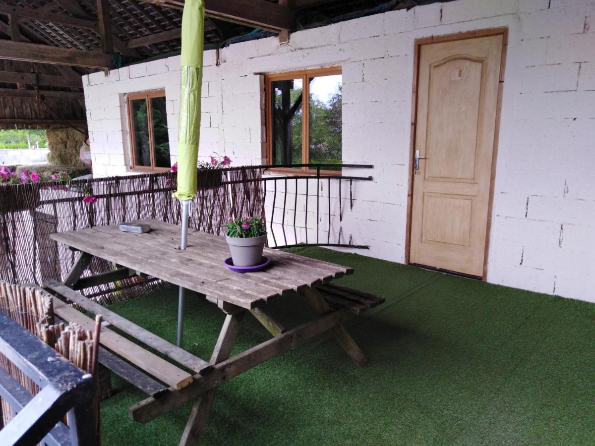 La Mini Ferme De Maelou Villa Sermaises Bagian luar foto