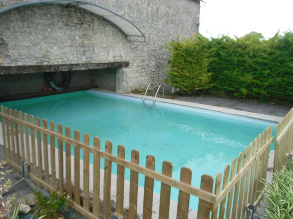 La Mini Ferme De Maelou Villa Sermaises Bagian luar foto